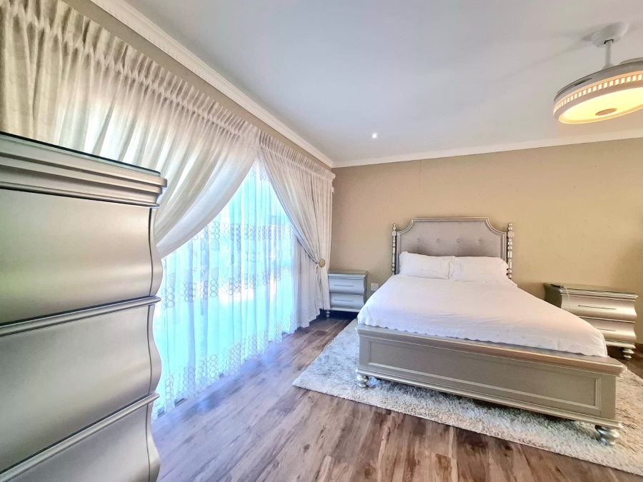 5 Bedroom Property for Sale in Nahoon Valley Park Eastern Cape